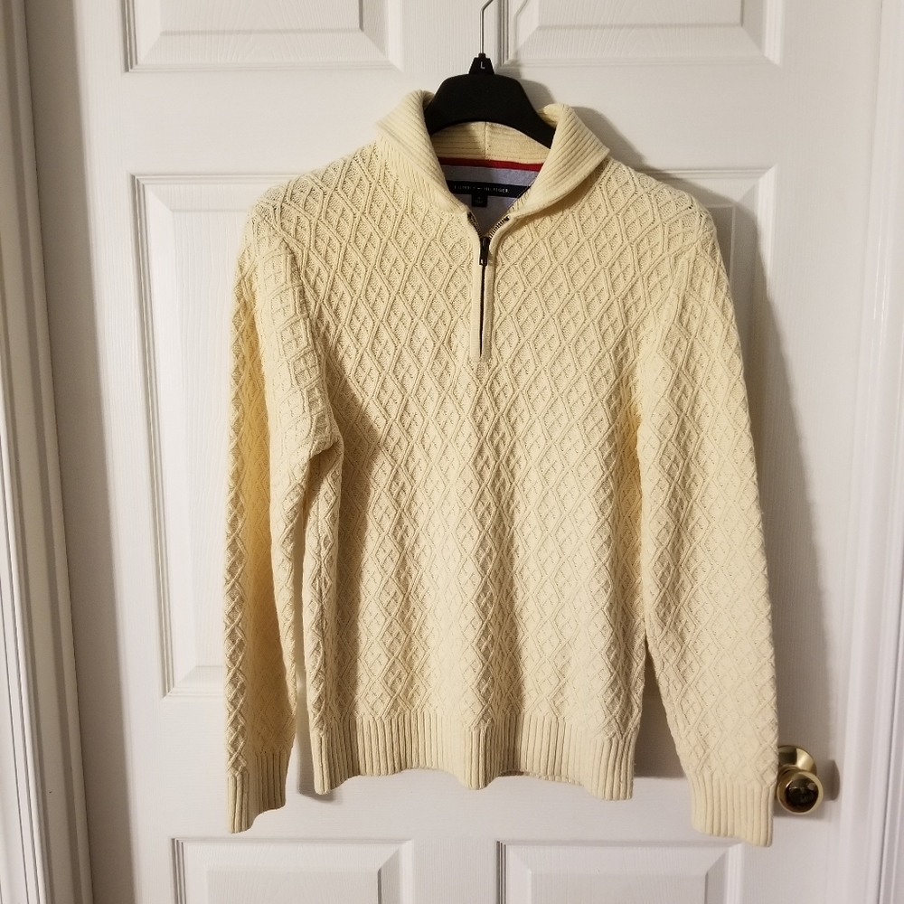 Euc Tommy Hilfiger mens sweater